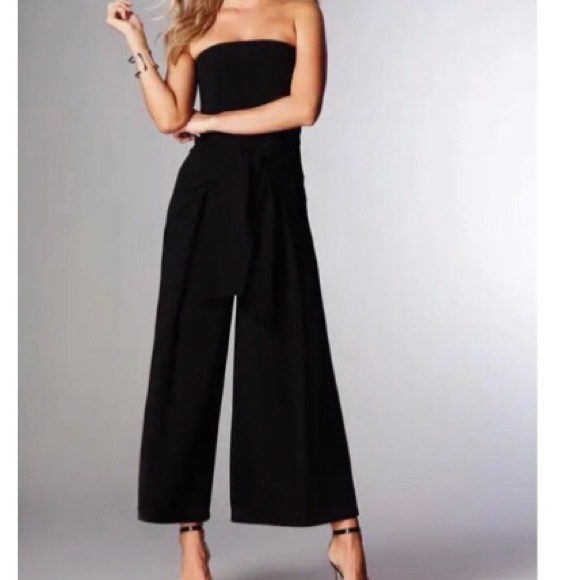 CARLISLE • PER SE • Stunning Black Strapless Wide Leg Jumpsuit - Picture 3 of 14